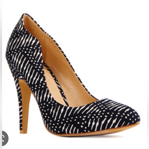 JustFab Veronika heels - size 5.5 - Picture 7 of 7